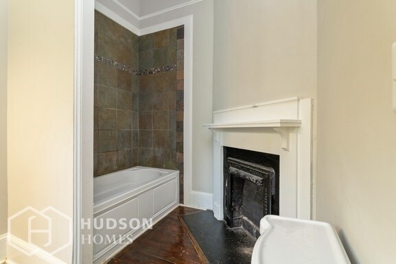 Building Photo - 5100 Holmes Ave