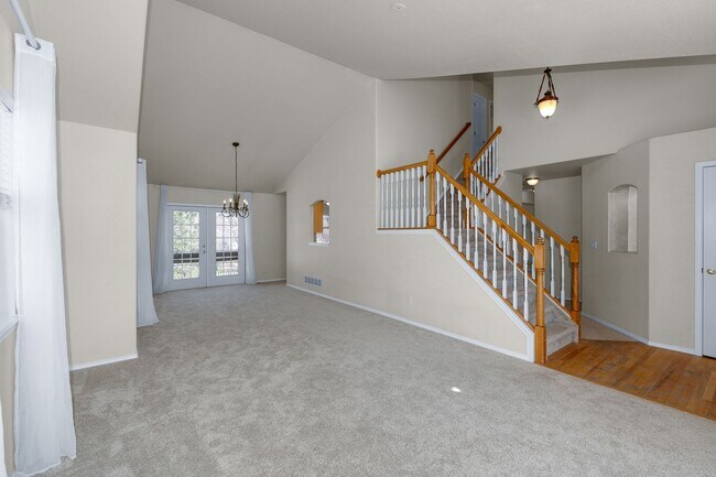 Building Photo - Pinon Valley 2 story 3 bedroom home