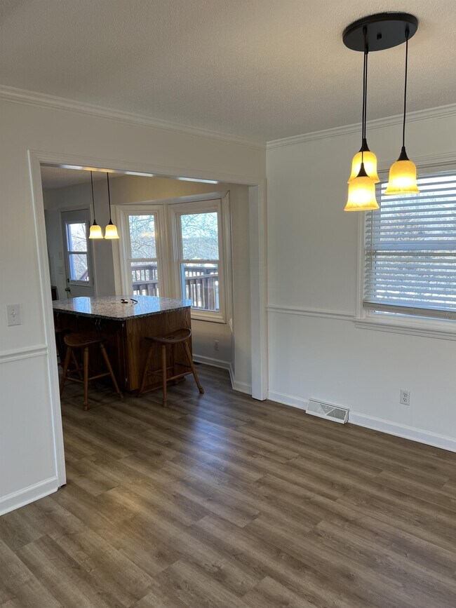 Building Photo - 503 Aspen Way
