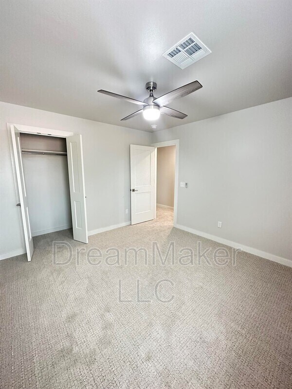 Building Photo - 2815 Clifton Ter
