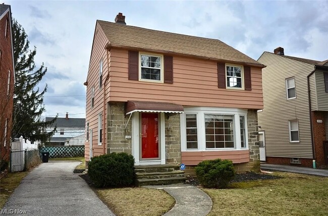 Primary Photo - 3 Bedroom 1 Bathroom House in Cleveland