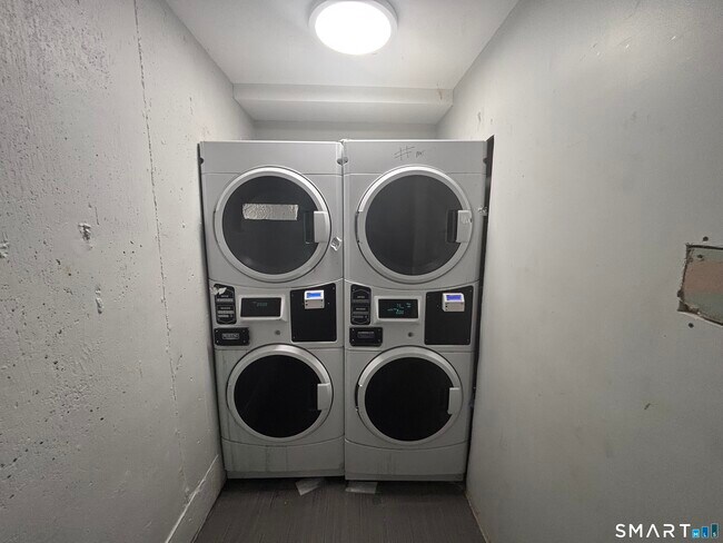 Building Photo - 194 Washington St