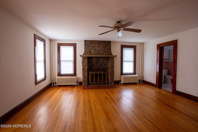 Building Photo - 13 1st St