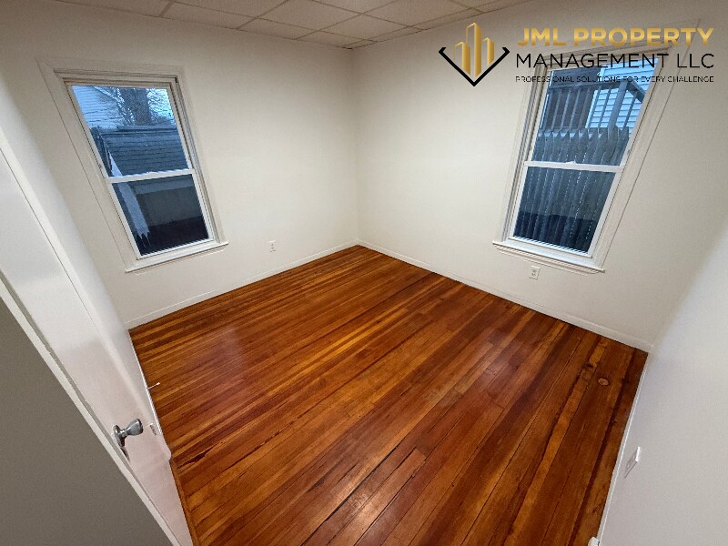 Building Photo - 28 McClure Pl