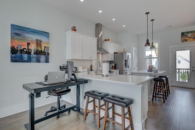 Building Photo - 1817 Bungalow Row