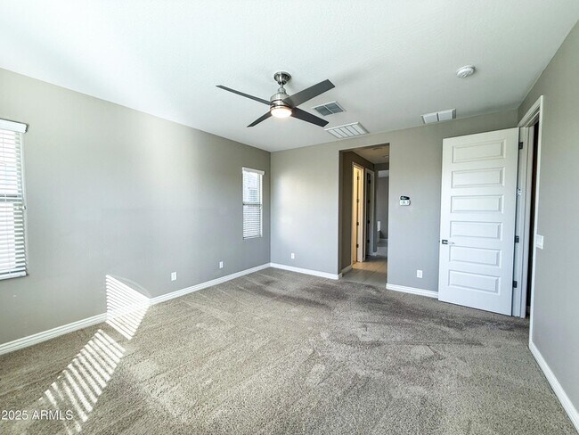 Building Photo - 4711 E Daley Ln