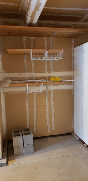 Storage in garage - 1711 Parkview Green Cir