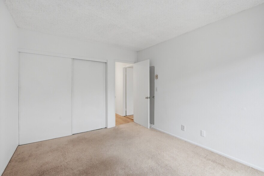 Building Photo - 7742 Redlands St