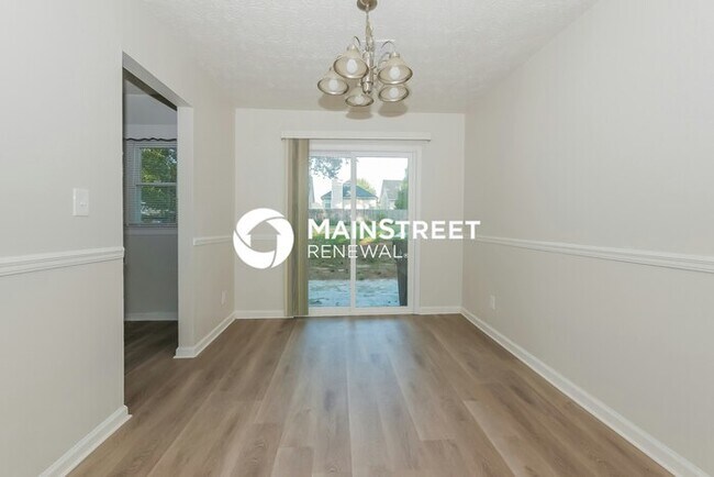 Building Photo - 3 Bedroom Pet-Friendly Home in Hampton, GA with Main Street Renewal