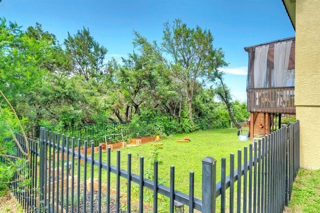 Building Photo - 3912 Coopers Hawk Cove