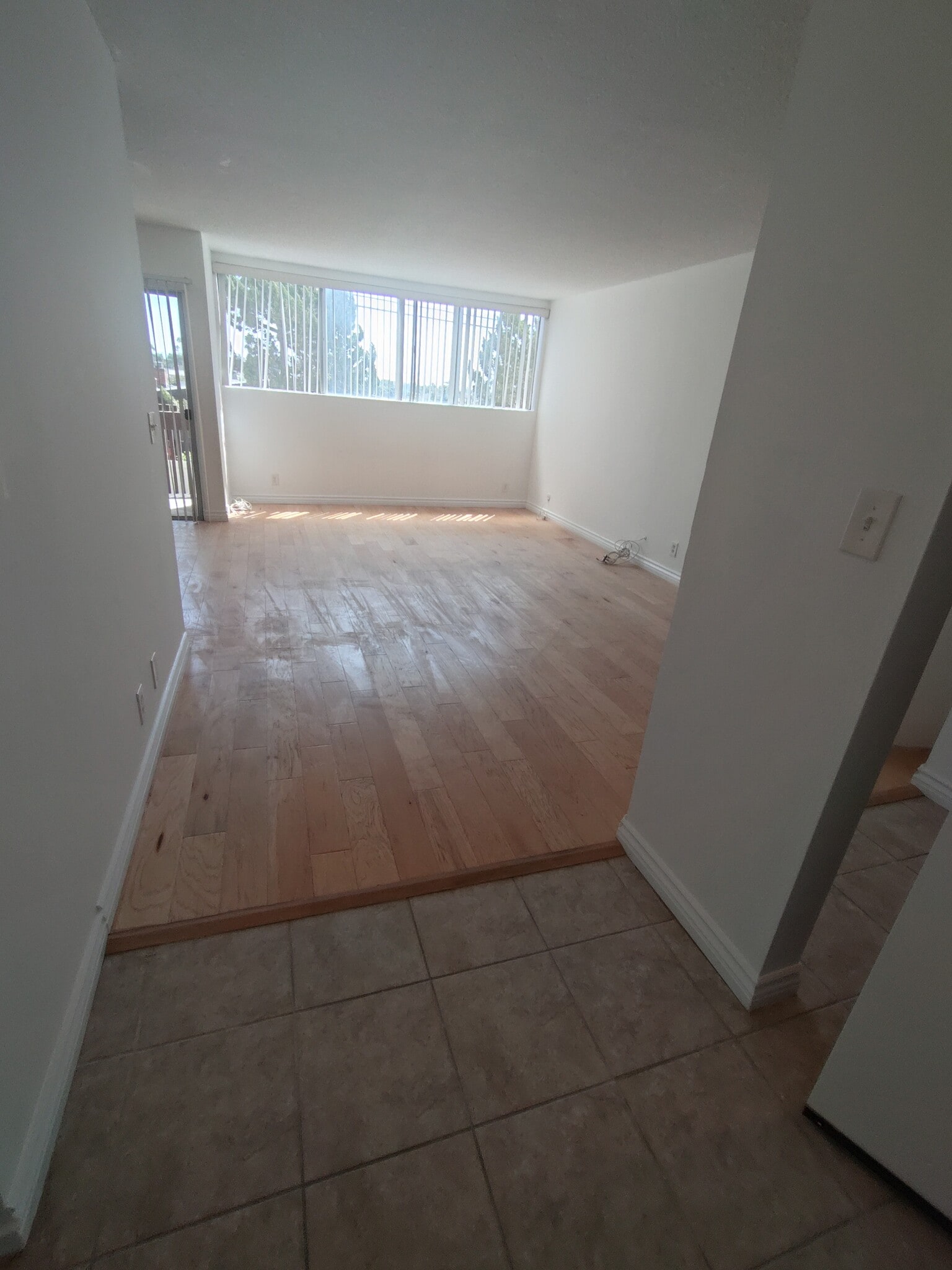 Building Photo - 5950 Canterbury Dr