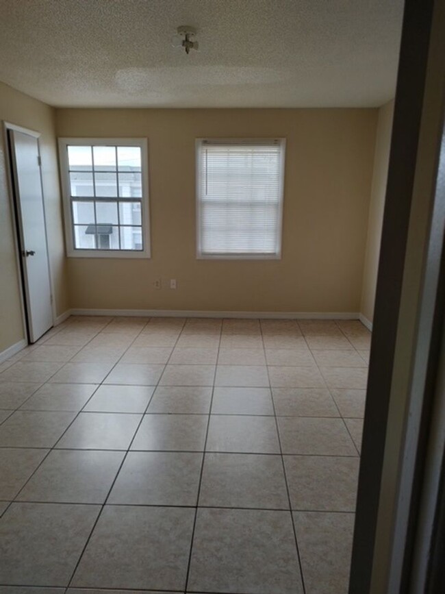 Building Photo - 2 Bedroom Condo in Orlando for Rent