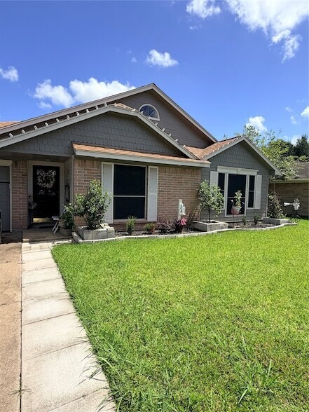 Building Photo - 8602 Lazy Brook Ln
