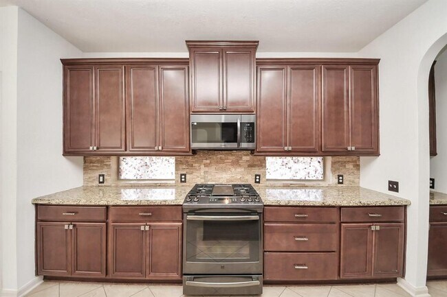 Building Photo - 6423 Middlelake Ct