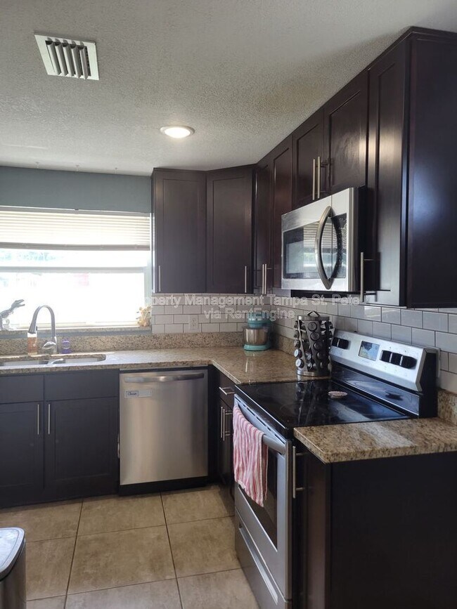 Building Photo - 1711 E New Orleans Ave