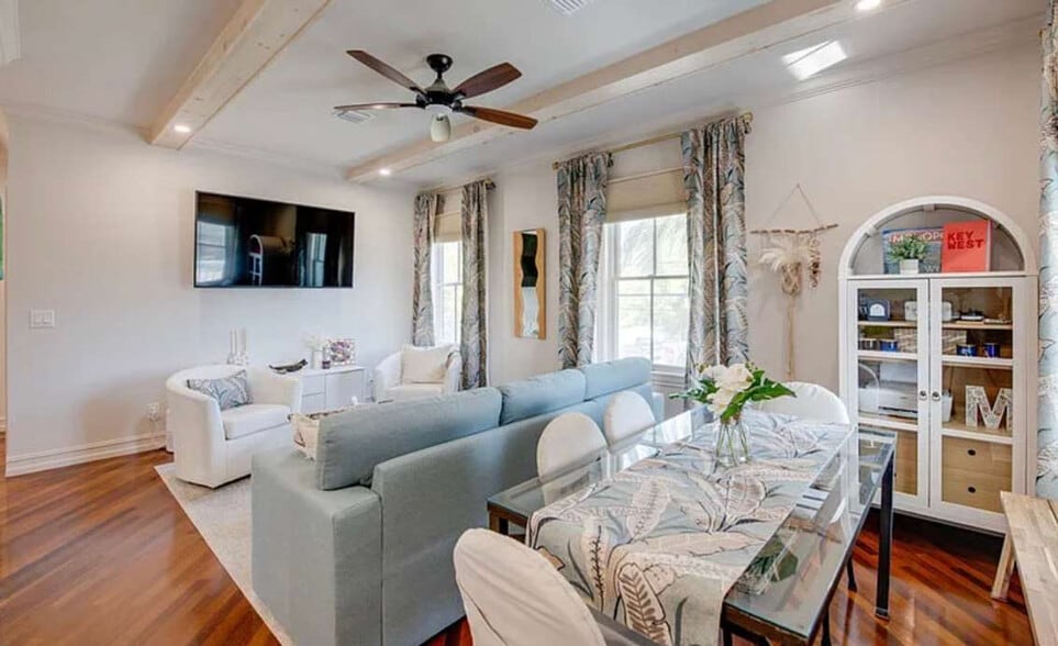 Building Photo - 120 Angela St