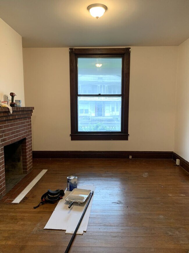 Building Photo - 2-story duplex | 4 bedrooms and 2 full bathrooms