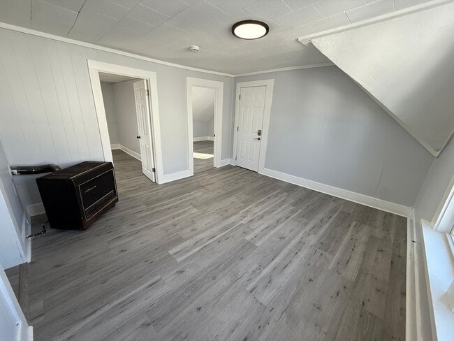 Building Photo - 61 Goddard St