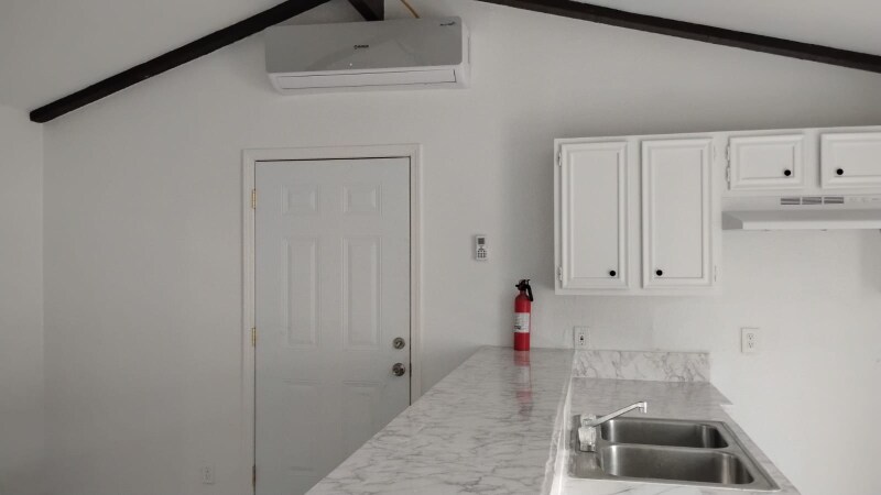 Building Photo - 107 E Venus Ln