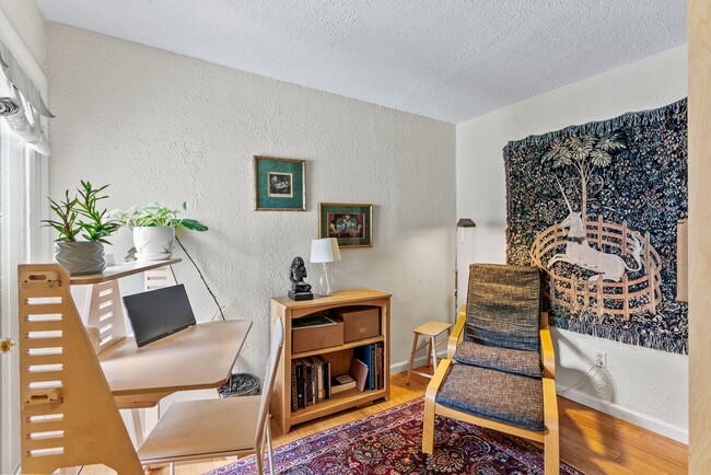 Building Photo - Charming Row Home | 2 Bed | 1 Bath | 950 Sf | Fenced Backyard | 2 Surface Parking Spaces