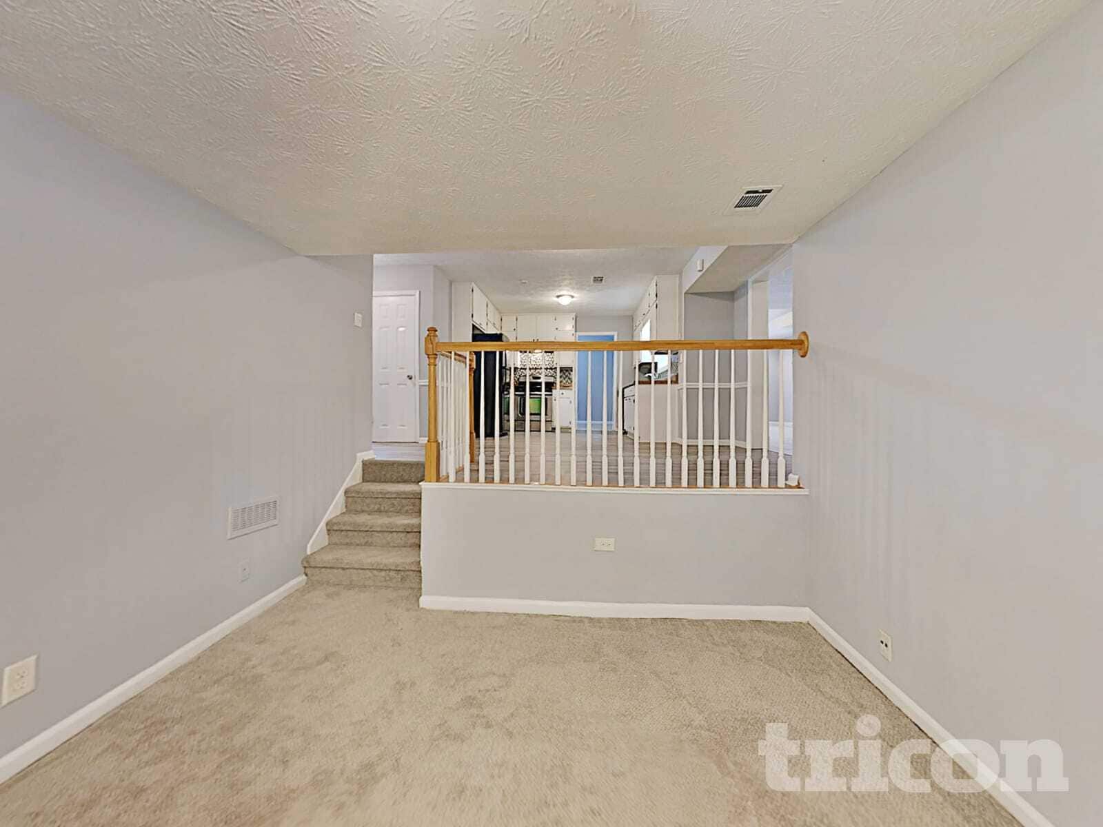 Building Photo - 718 Post Rd Ln