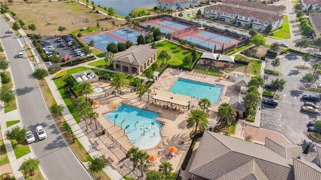 Building Photo - Beautiful Home in the Lake Nona area
