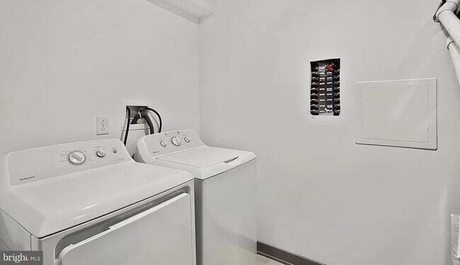 Building Photo - 2646 Janney St