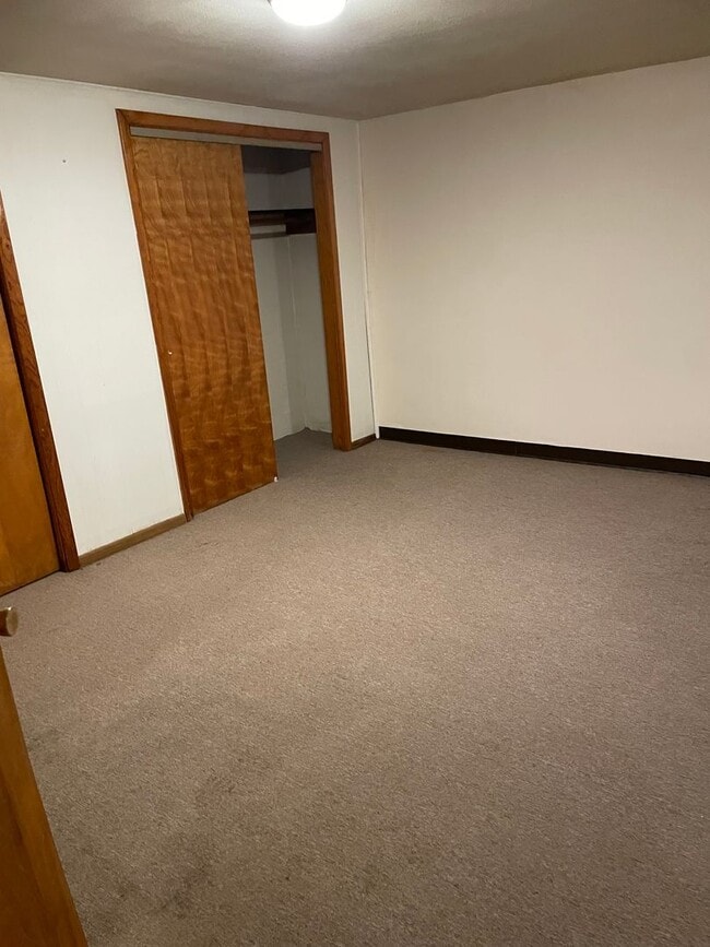 Building Photo - Two bedroom apartment in Wood River