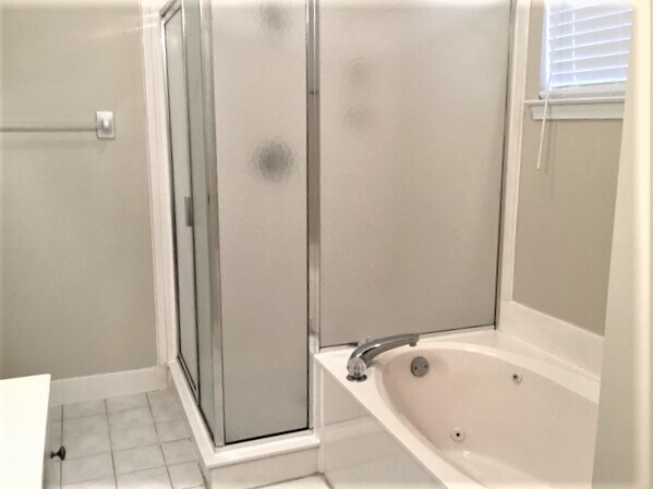 Building Photo - 1406 Siskin Dr