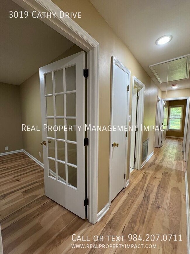 Building Photo - 3019 Cathy Dr