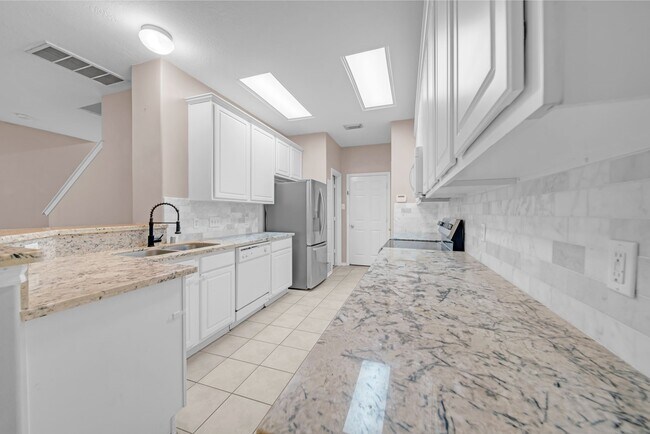Building Photo - 38 E Stedhill Loop