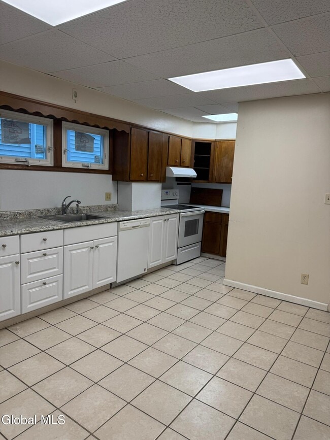 Building Photo - 535 Hamilton St