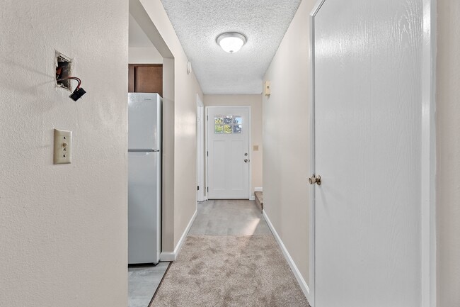 Building Photo - 325 N 29th Ave