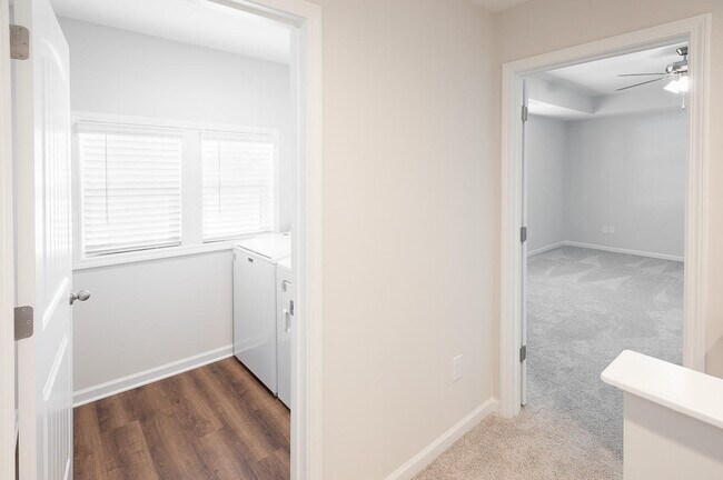 Building Photo - 220 Carvel Trl