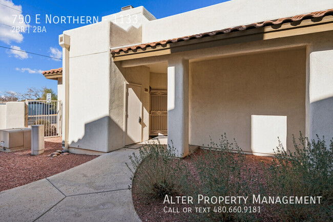 Building Photo - Private Condo in the Heart of Phoenix