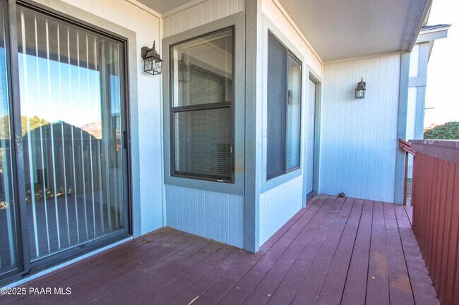Building Photo - 3069 Cascades Ct