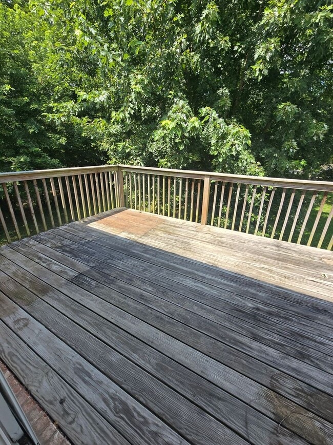 Building Photo - 722 Pear Tree Cir