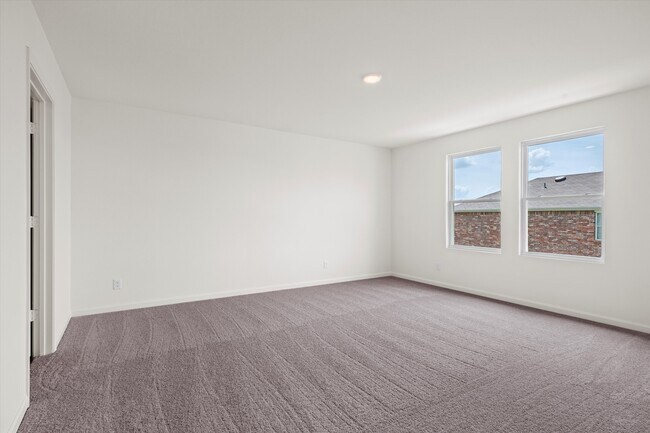 Building Photo - 5932 Sahara Dr