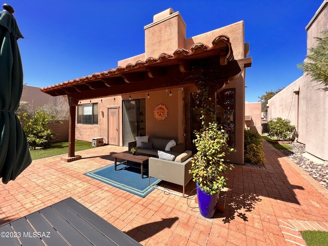 Building Photo - 5848 Bright Star Dr