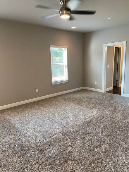 Master - 2304 S Lakeline Blvd