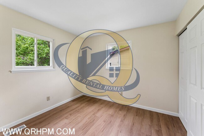 Building Photo - Available Now! Genesee Township!