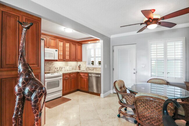 Building Photo - 139 Sunrise Ave