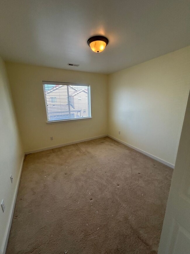 Building Photo - Beautiful Three Bedroom House for Rent in ...