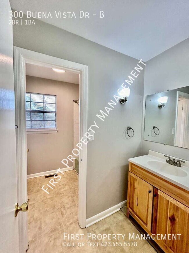 Building Photo - 300 Buena Vista Dr