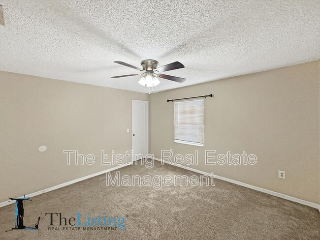 Building Photo - 5637 Viburnum Ct