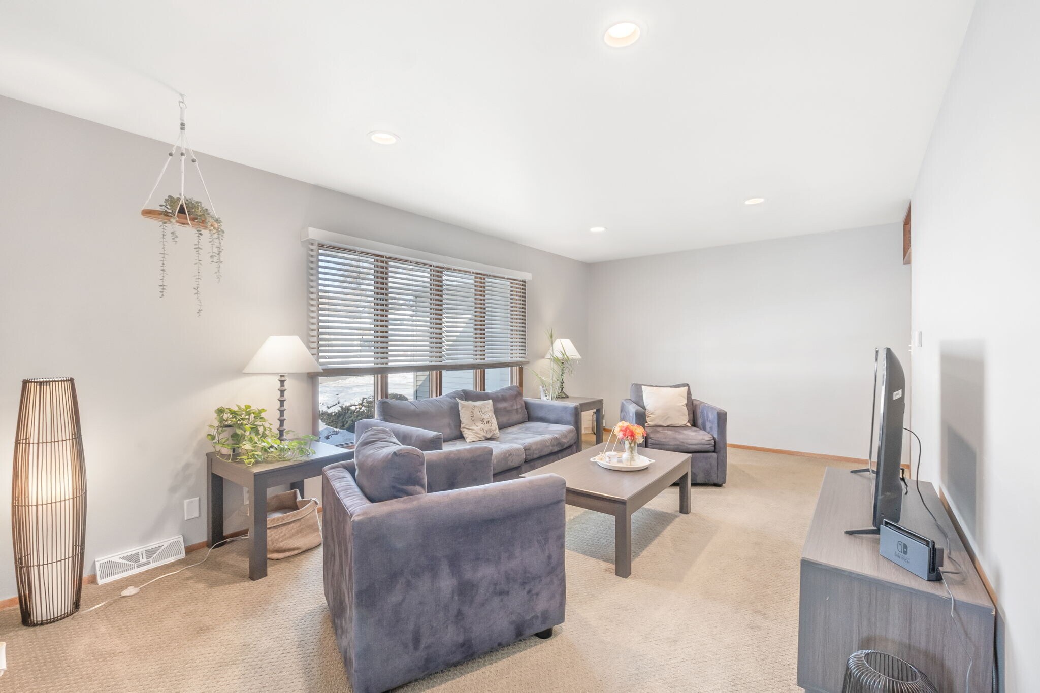 Living Room - 318 Highland Dr