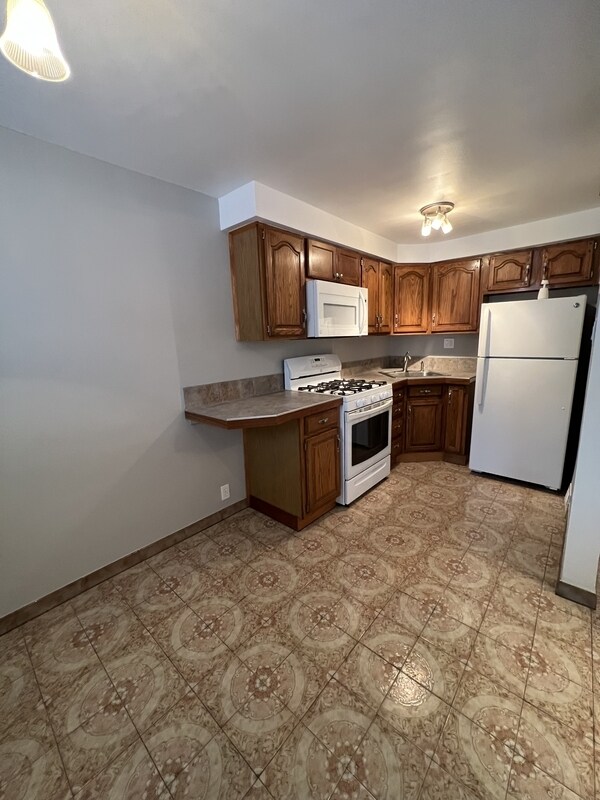 Building Photo - 1345 N 76th St
