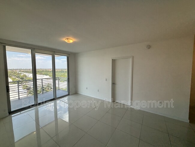Building Photo - 7661 NW 107th Ave