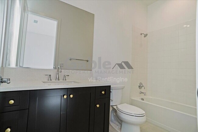 Building Photo - 30000 N Camino los Robles