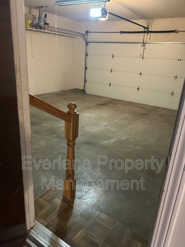 Building Photo - 10243 Bayton Ct